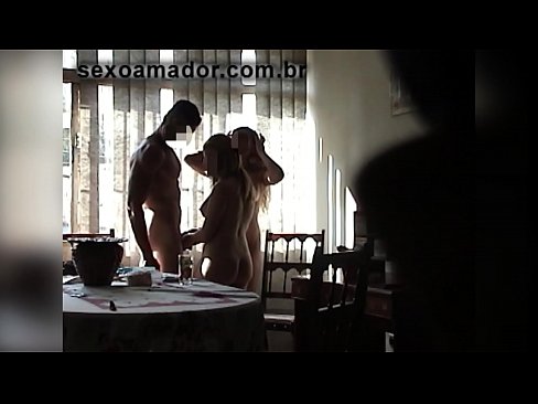 ❤️ Els amics sexuals conviden un home gegant i un trio amb ell ❤ Porno anal al ca.vbdsm.ru ❌️